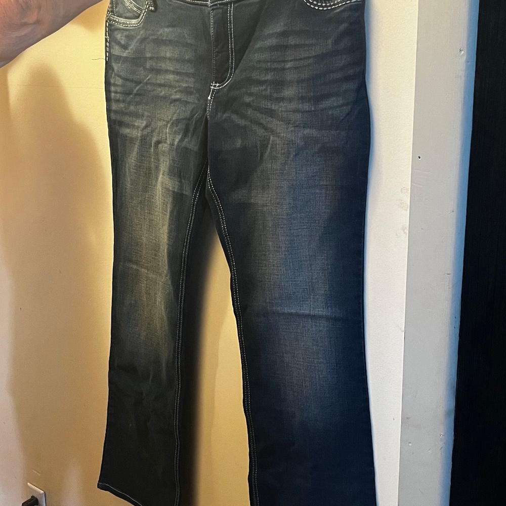 Wrangler, Shiloh Jean: Low Rise, No Gap Waistband and Flat, Comfort Seams.